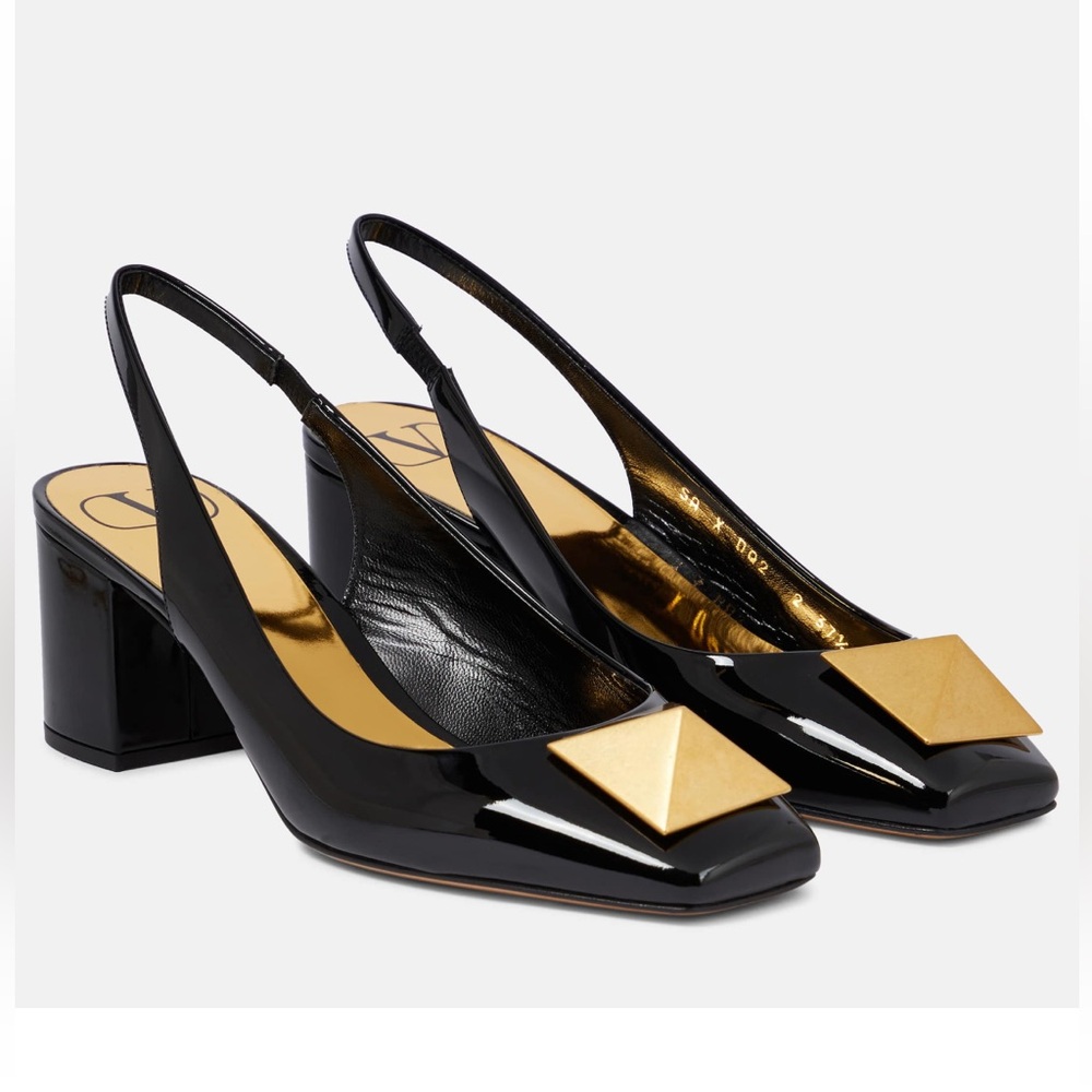 Valentino Garavani
One Stud patent leather slingback pumps